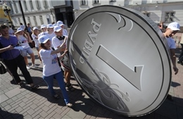 Crimea chính thức lưu hành đồng ruble Nga
